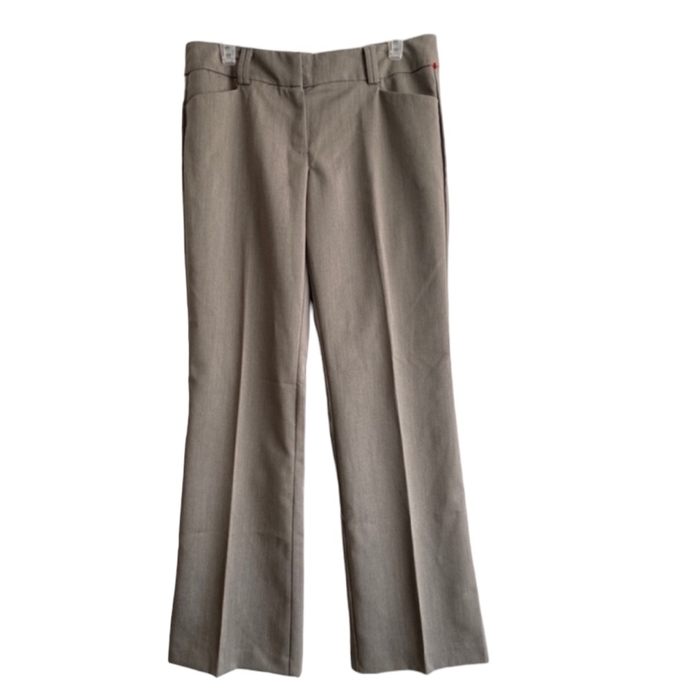 New York & Company Women’s Stretch Dress Pants
Size 8 Average
80% Polyester